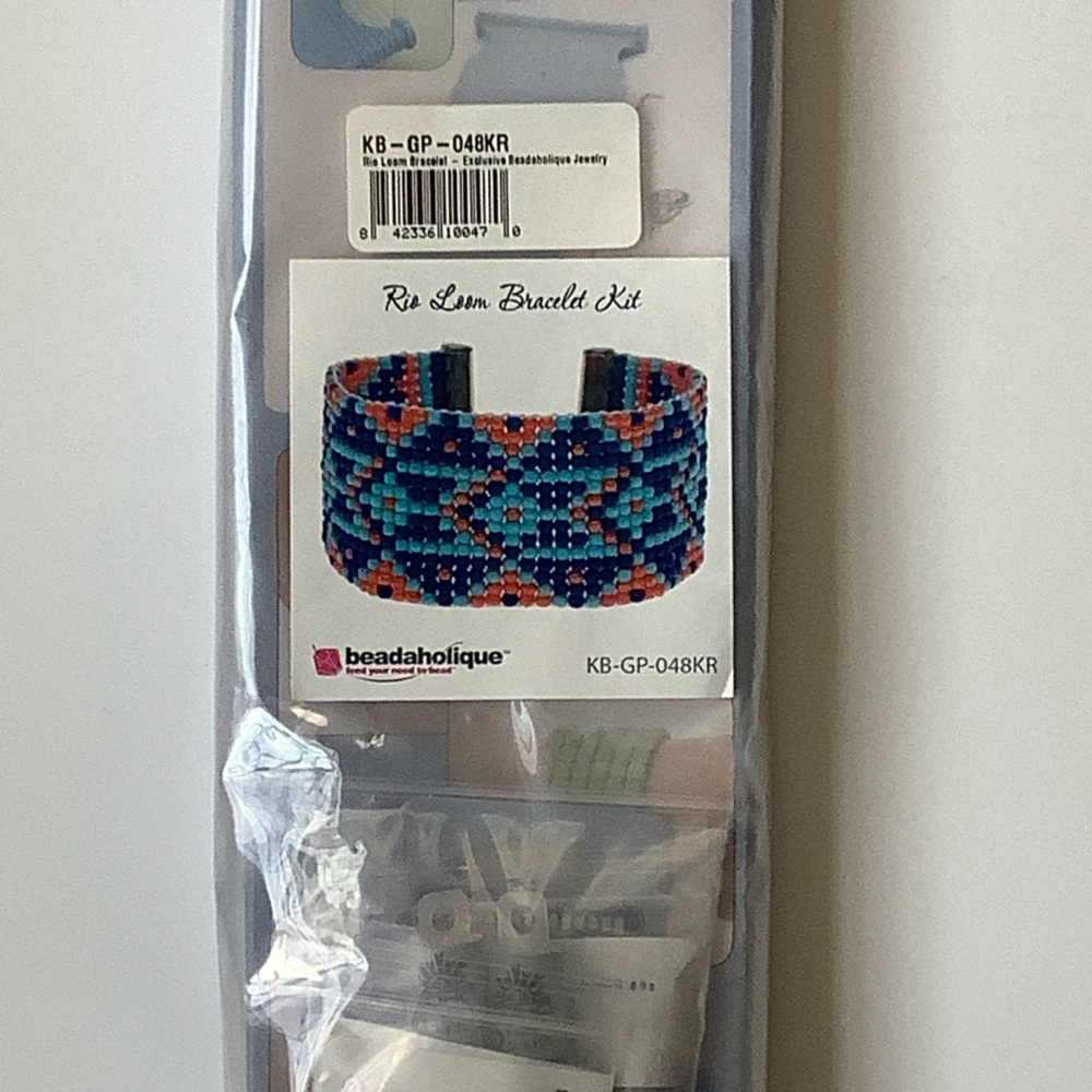 Hobby? Are you into BEADING? One bracelet, one necklace. Kits & extra beads. - Picture 9 of 13
